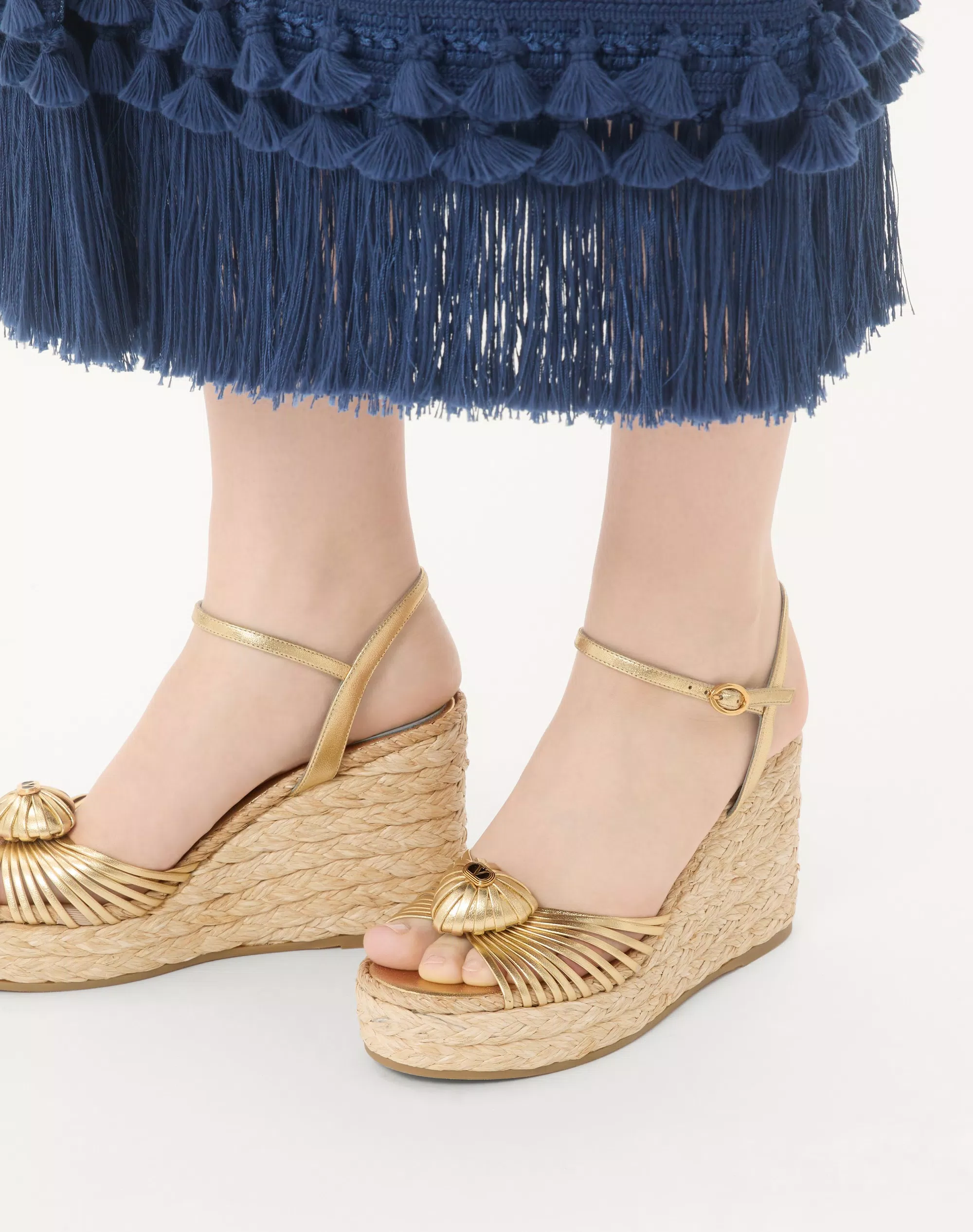 Valentino Royal Wedge Sandal In Metallic Nappa Leather 100Mm - Image 7